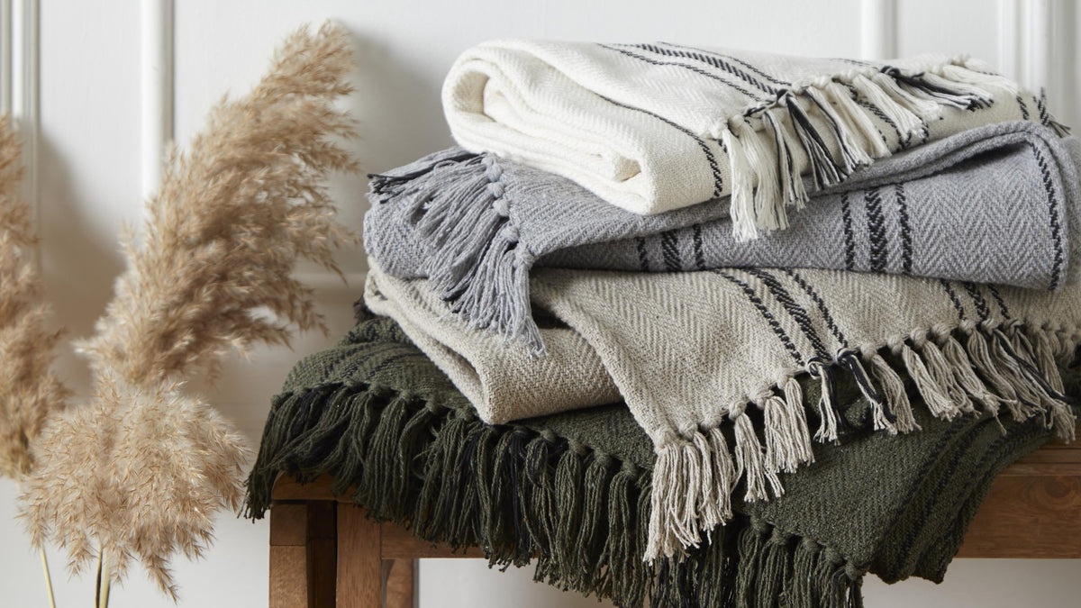 Throws Ulster Weavers