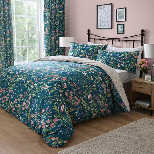 Caraway Duvet Cover Set in Green