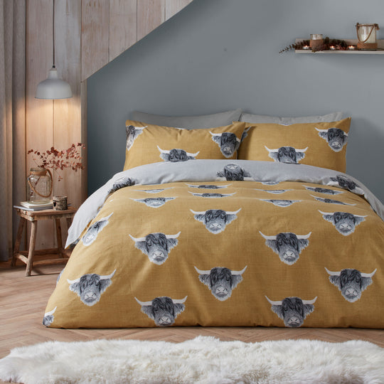 Highland Cow Duvet Cover Set in Ochre