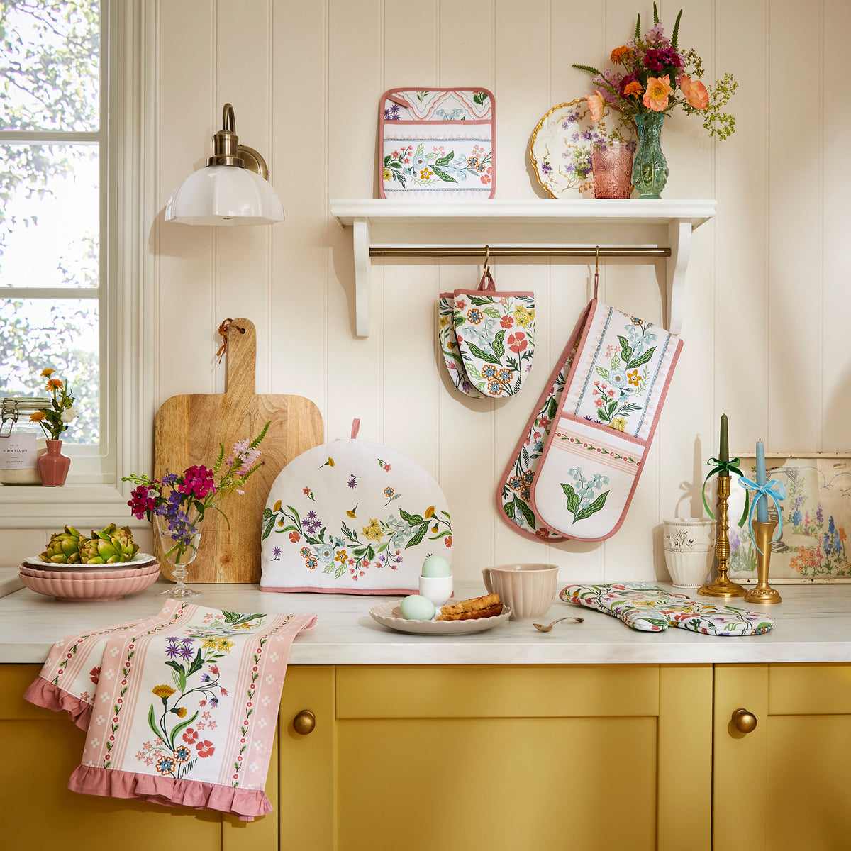 Petals & Prose Cotton Tea Towel in Pink – Ulster Weavers