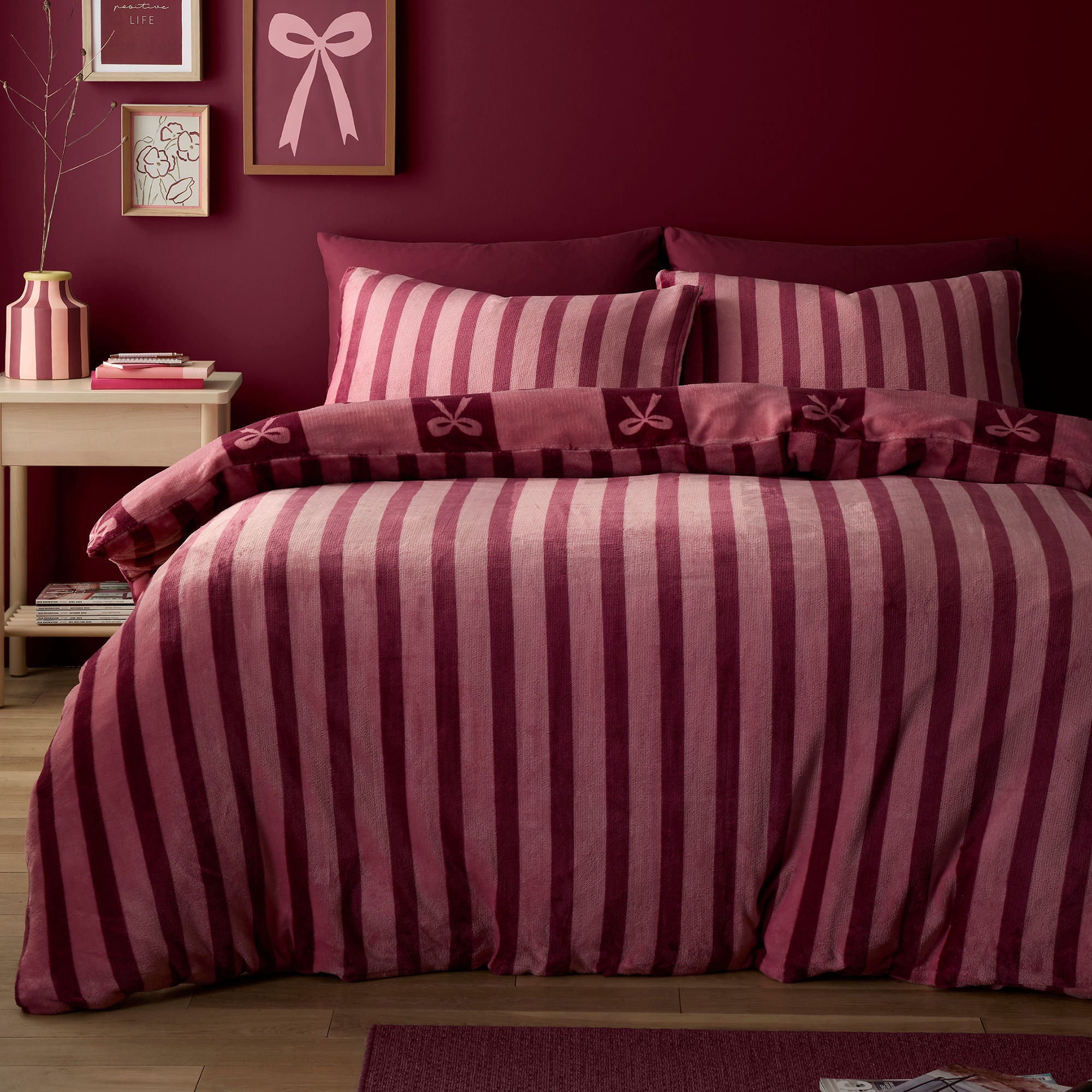 Bows Duvet Cover Set in Berry - Duvet Cover Set - Fusion Snug