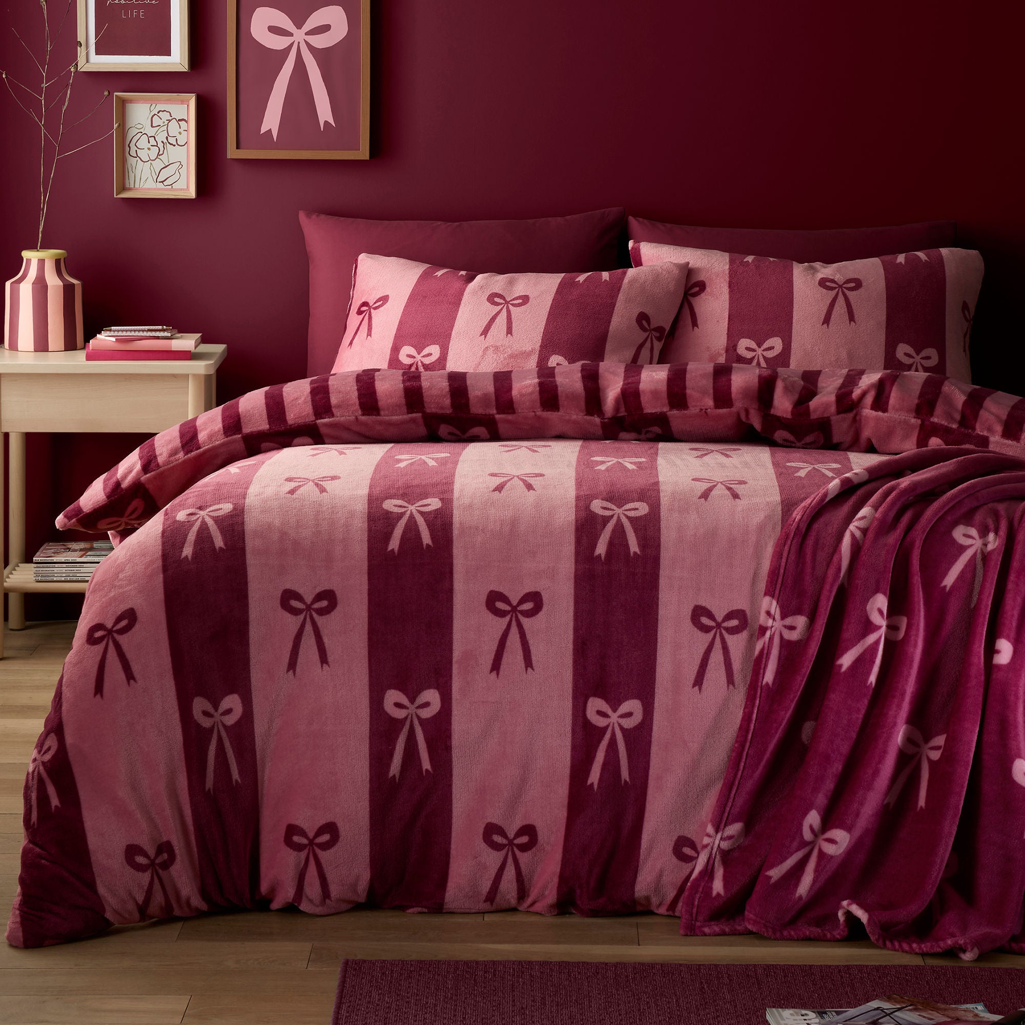Bows Duvet Cover Set in Berry - Duvet Cover Set - Fusion Snug