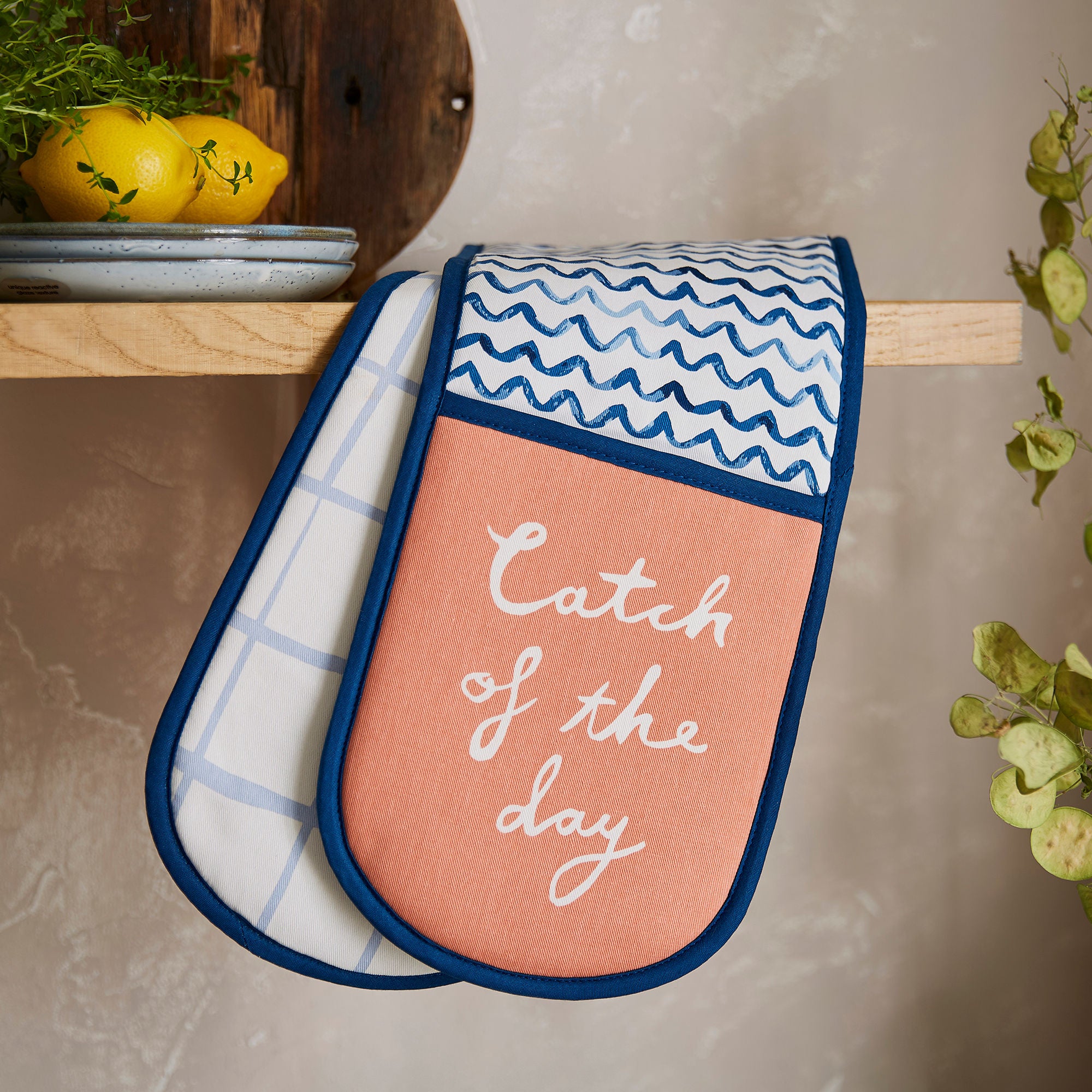 Ulster Weavers Catch of the Day Double Oven Glove One Size in Multi - Double Oven Glove - Ulster Weavers