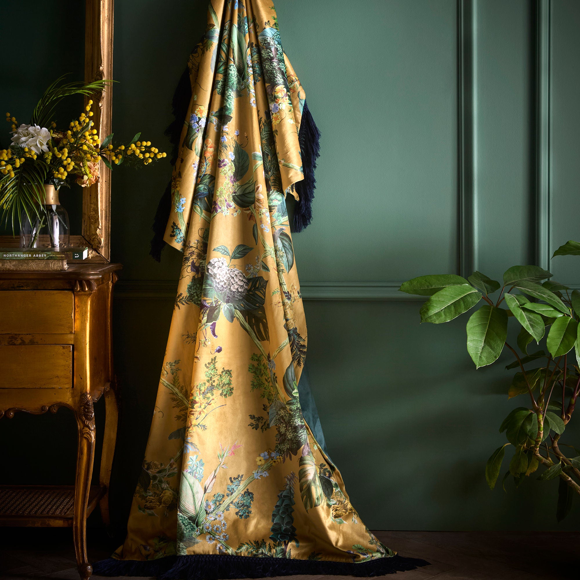 Cotswold Fantasia Throw in Gold 130 x 180cm