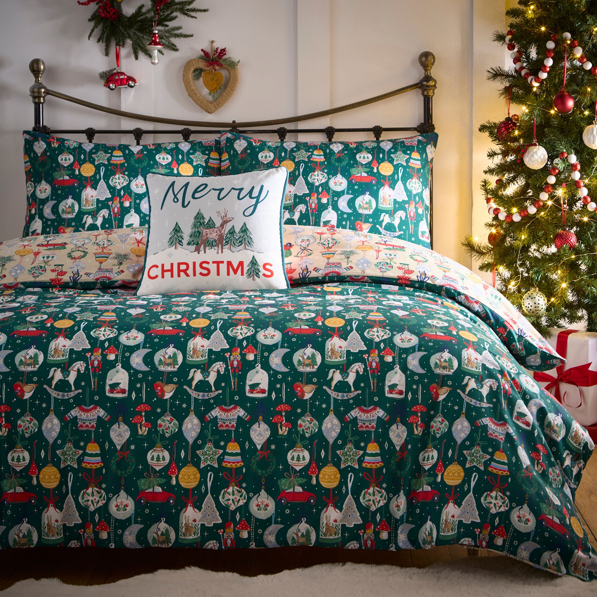 Christmas Ornaments Duvet Cover Set in Green - Duvet Cover Set - Fusion