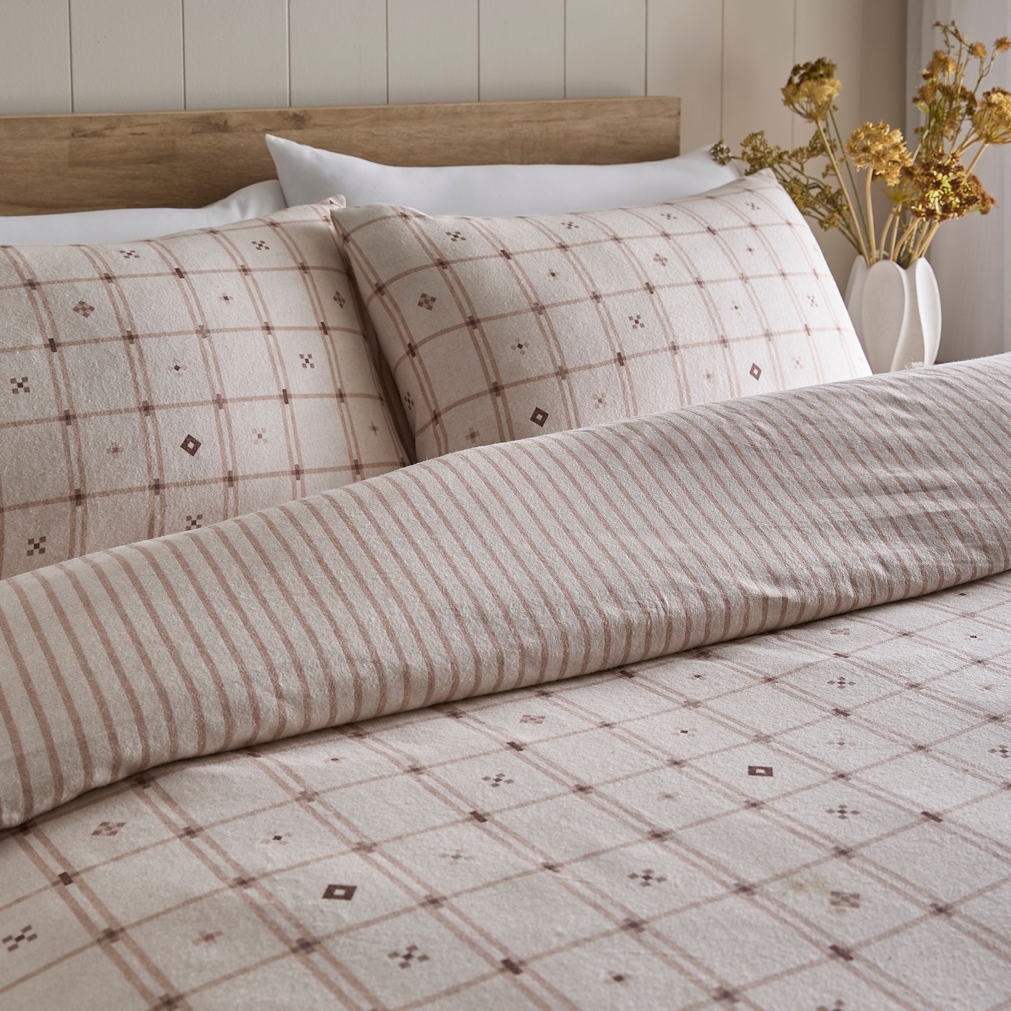 Cottage Check Duvet Cover Set in Natural - Duvet Cover Set - D & D Lodge