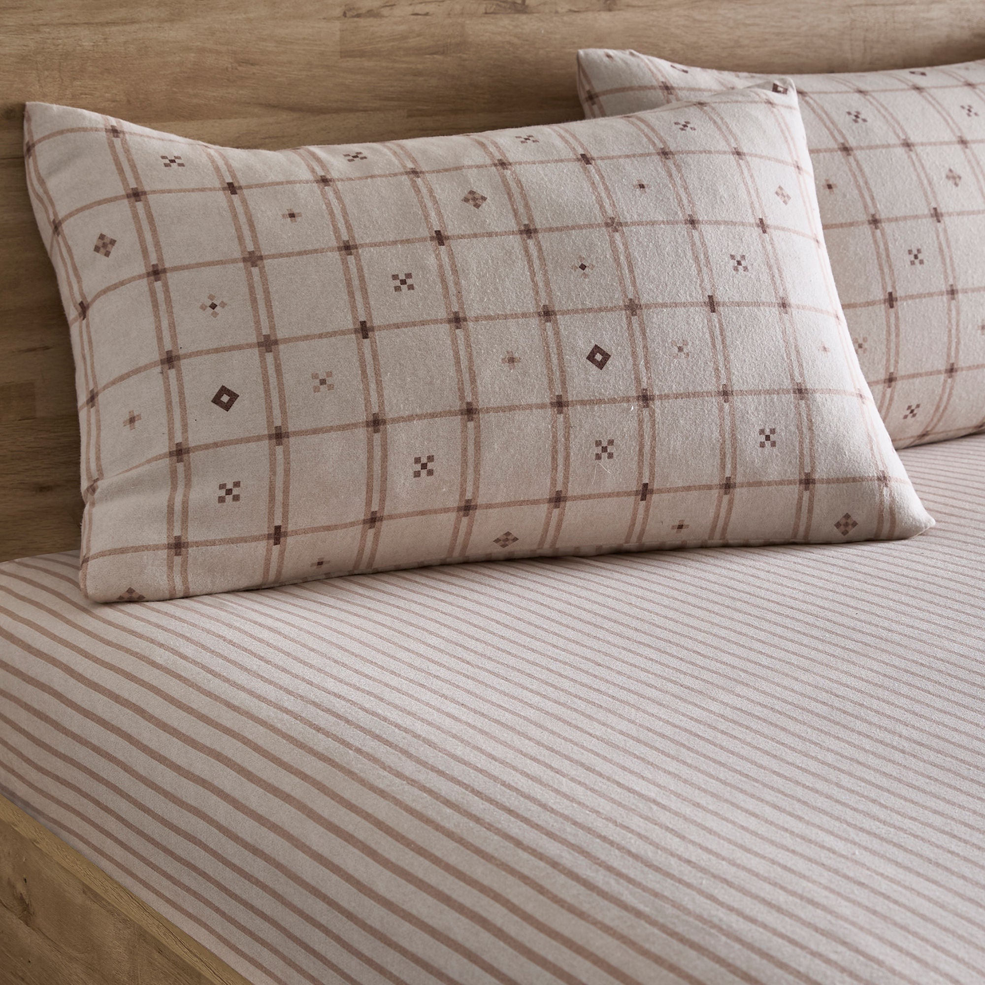 Cottage Stripe 28cm Fitted Bed Sheet in Natural - 28cm Fitted Bed Sheet - D & D Lodge