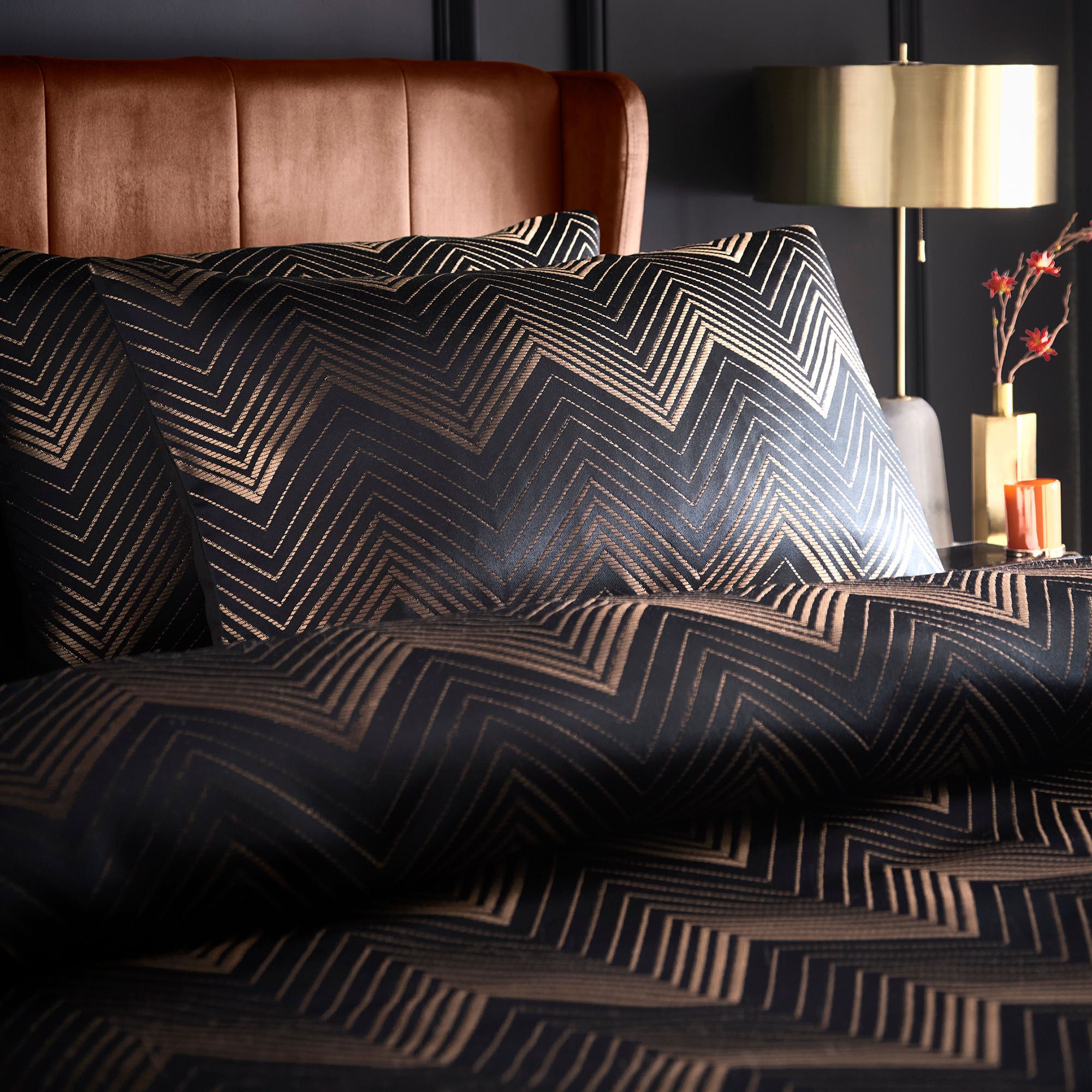 Cocktail Duvet Cover Set in Black