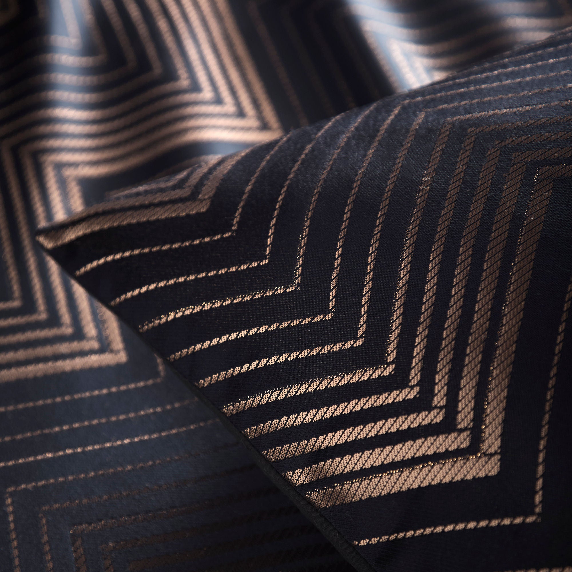 Cocktail Duvet Cover Set in Black