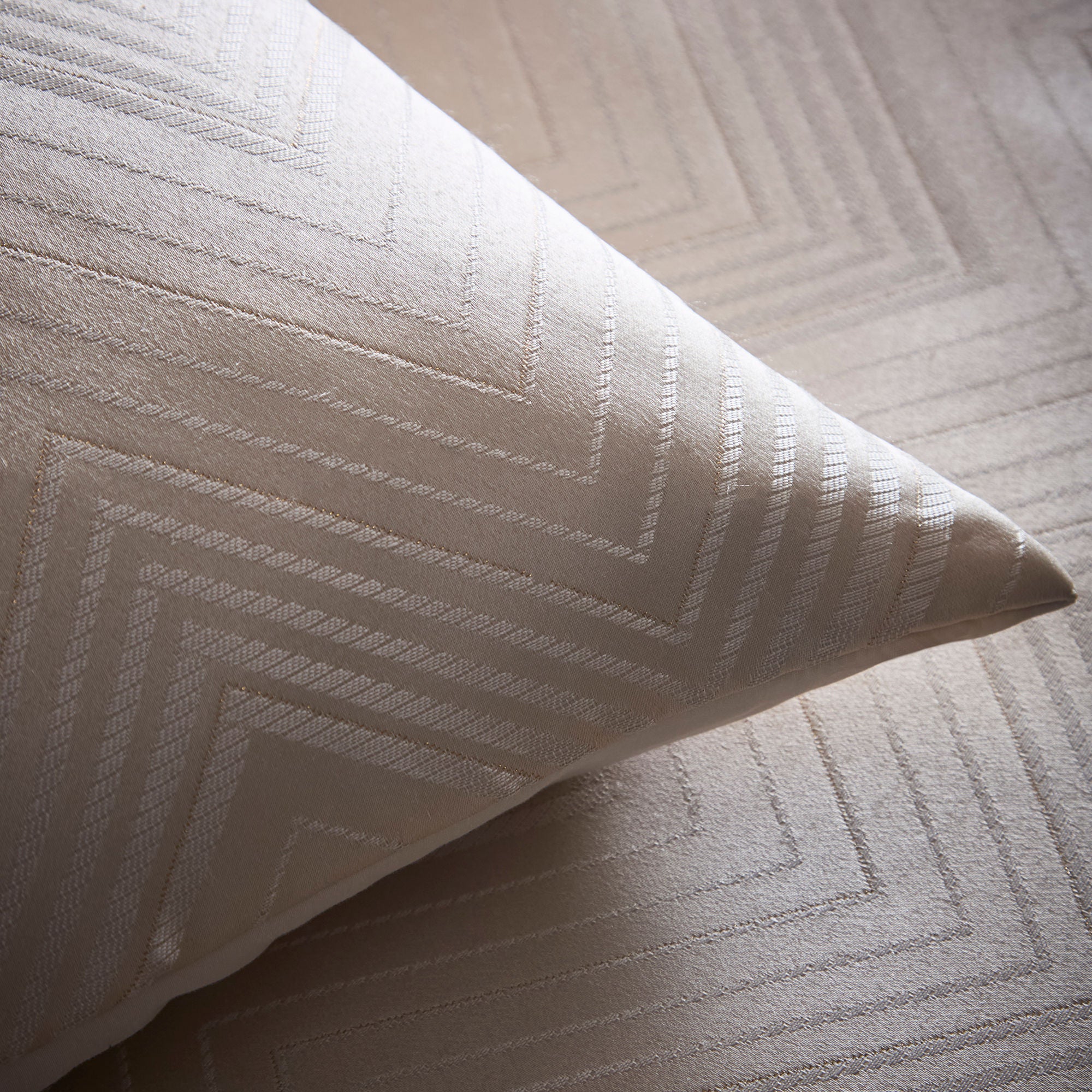 Cocktail Duvet Cover Set in Ivory