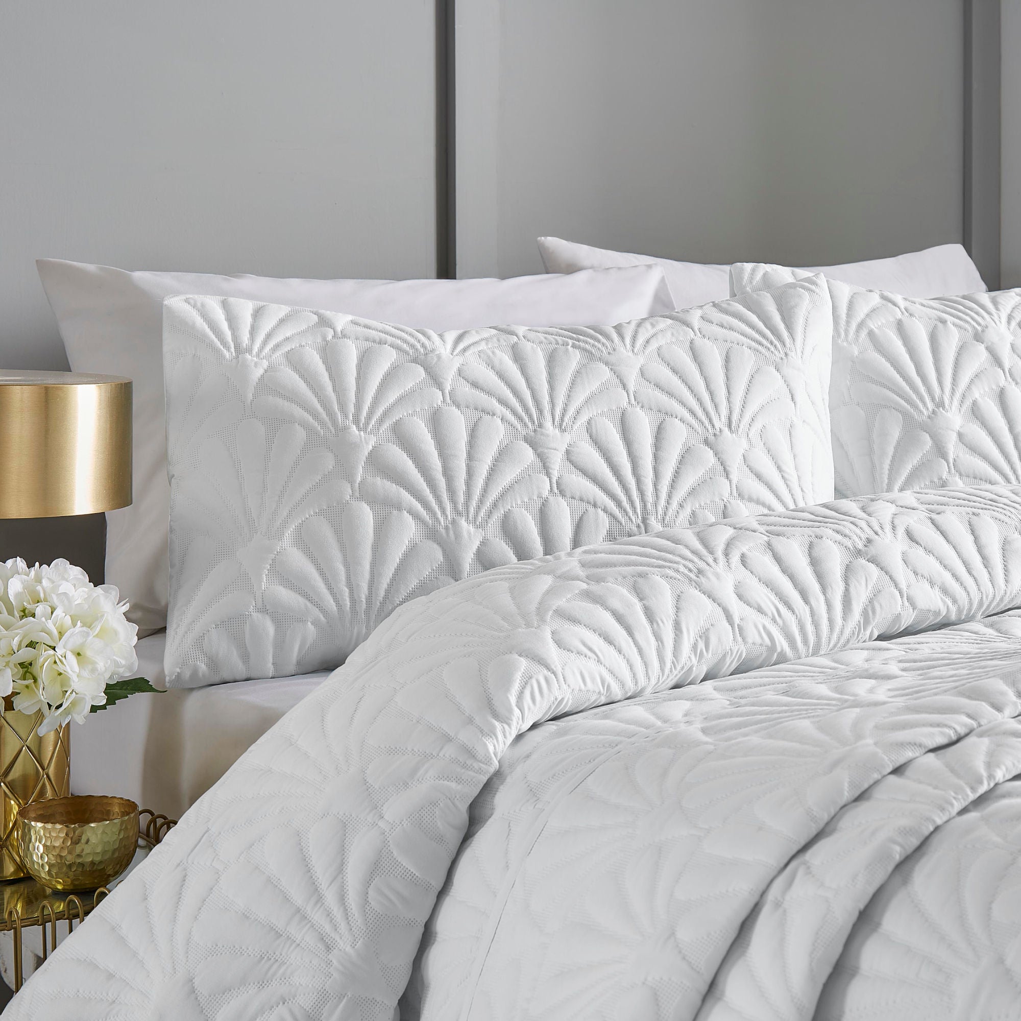Cavali Duvet Cover Set by Serene in White - Duvet Cover Set - Serene