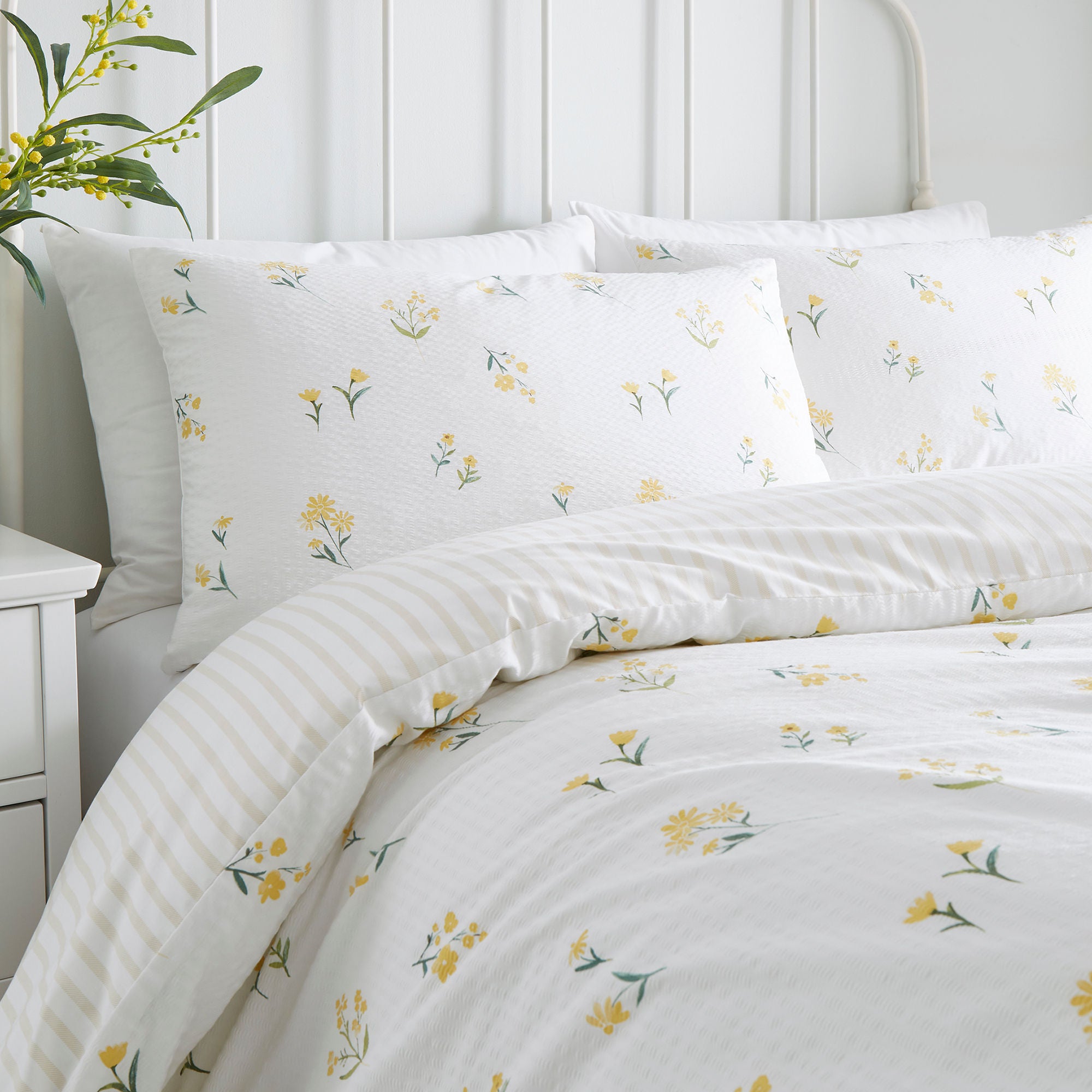 Ditsy Floral Seersucker Duvet Cover Set in Yellow - Duvet Cover Set - Dreams & Drapes