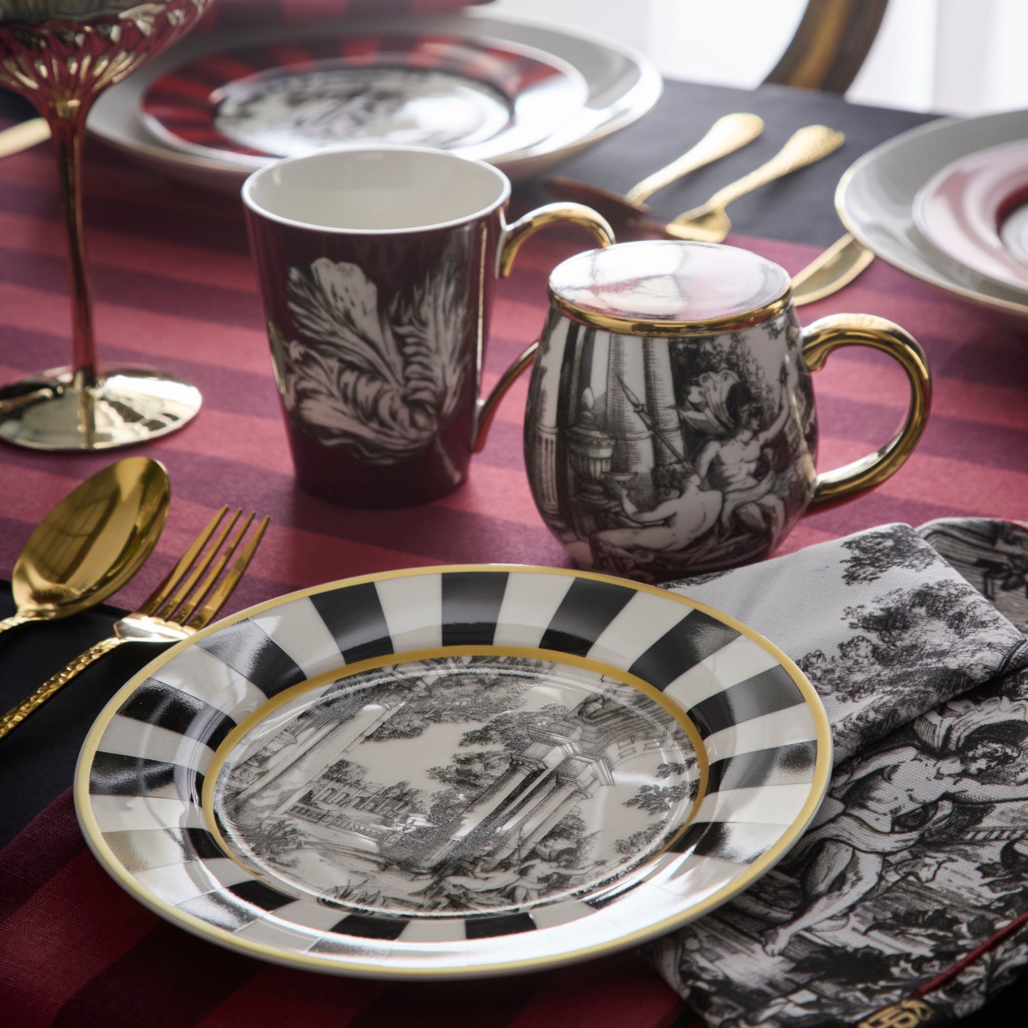Festivo Mug and Tray Set in Multicolour