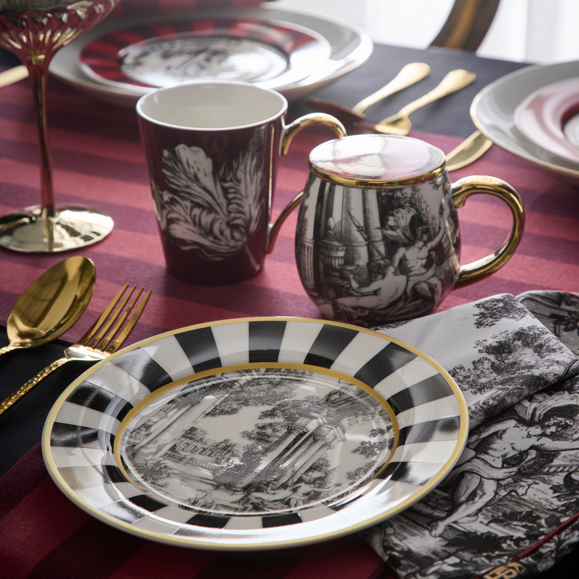 Festivo Porcelain Side Plates 4 Pack in Multicolour