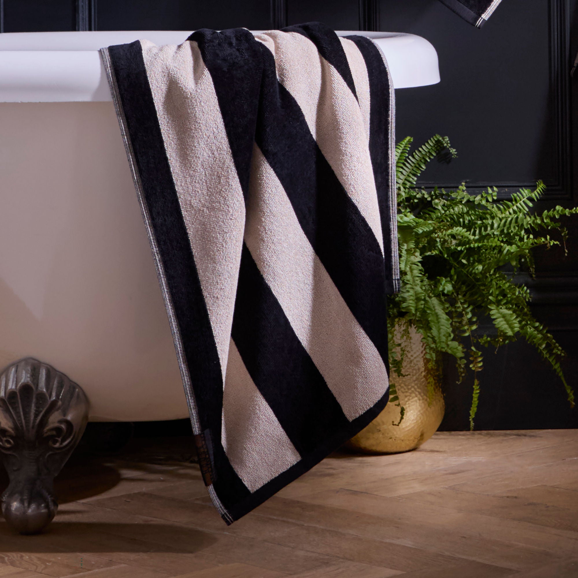 Festivo Stripe Towels in Black - Towels - Laurence Llewelyn-Bowen