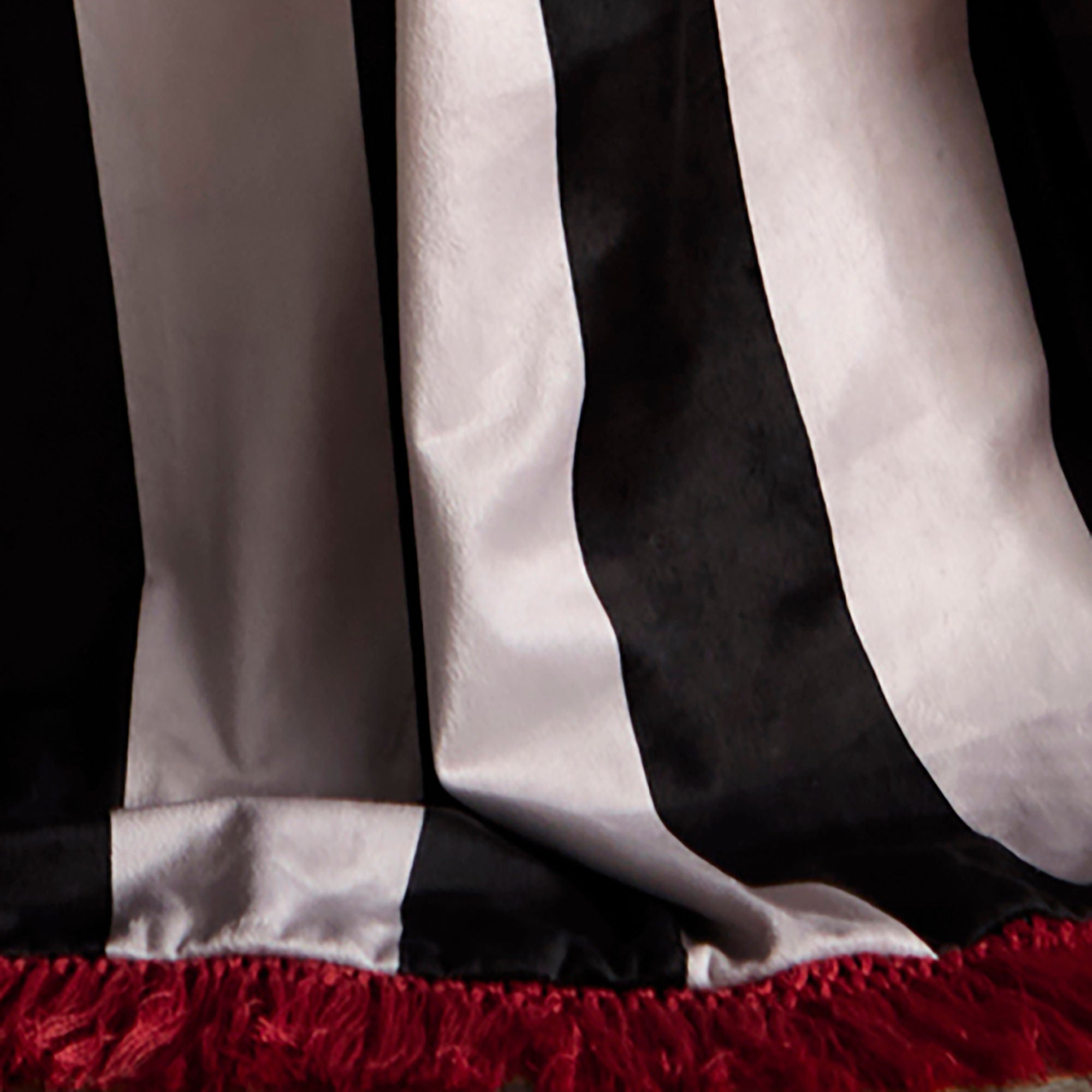 Festivo Stripe Throw in Black 130 x 180cm