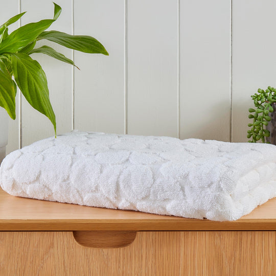 Ingo Towels in White