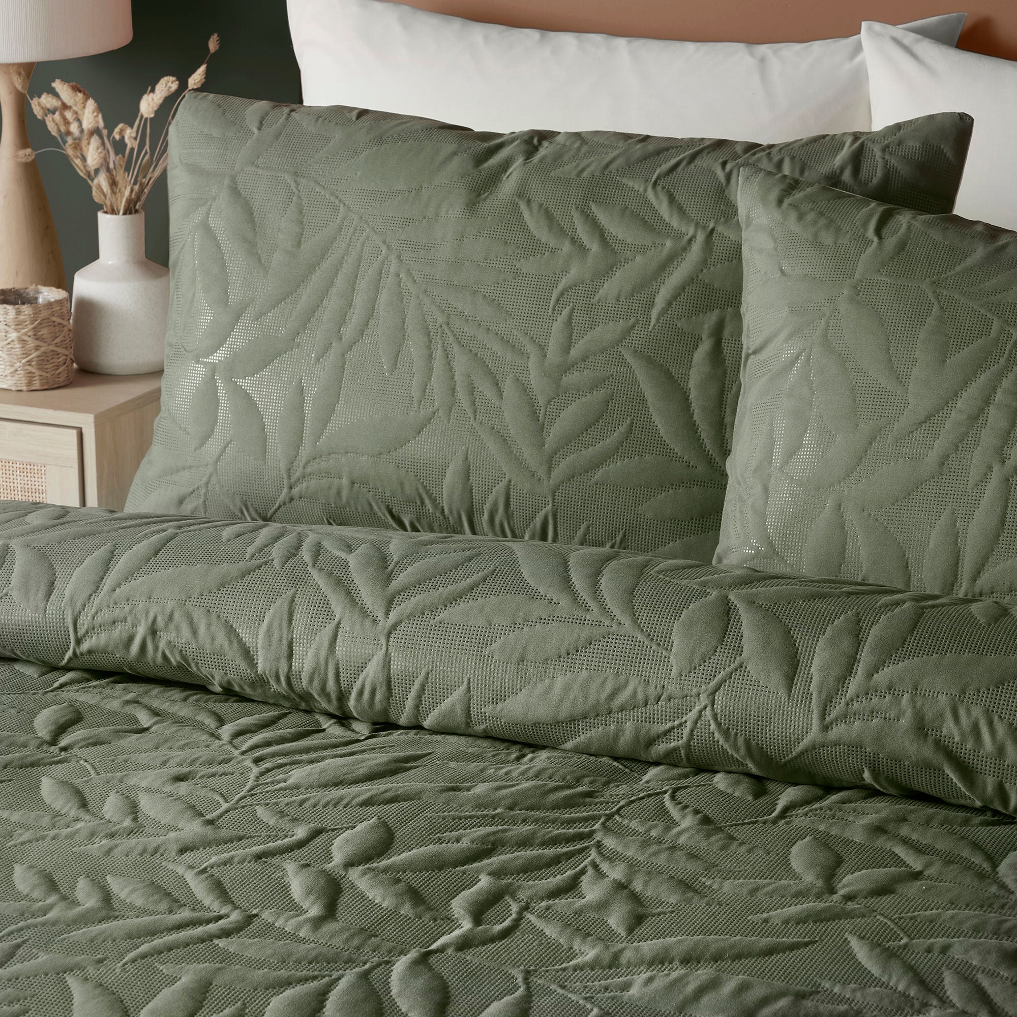 Luana Duvet Cover Set by Serene in Dark Green - Duvet Cover Set - Serene