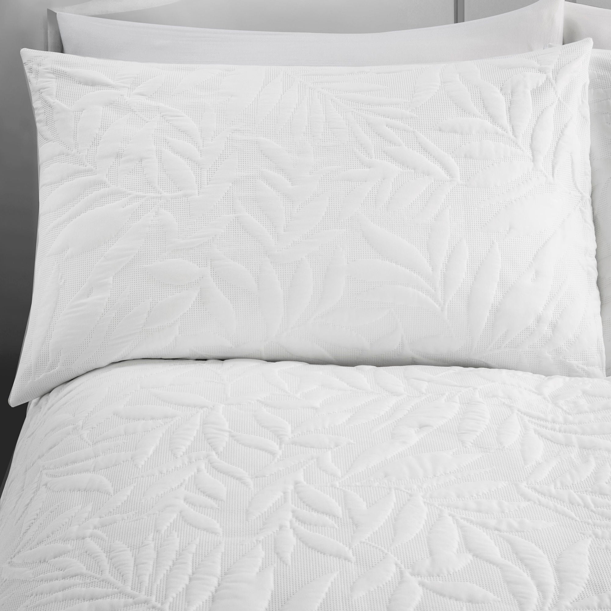 Luana Duvet Cover Set by Serene in White - Duvet Cover Set - Serene