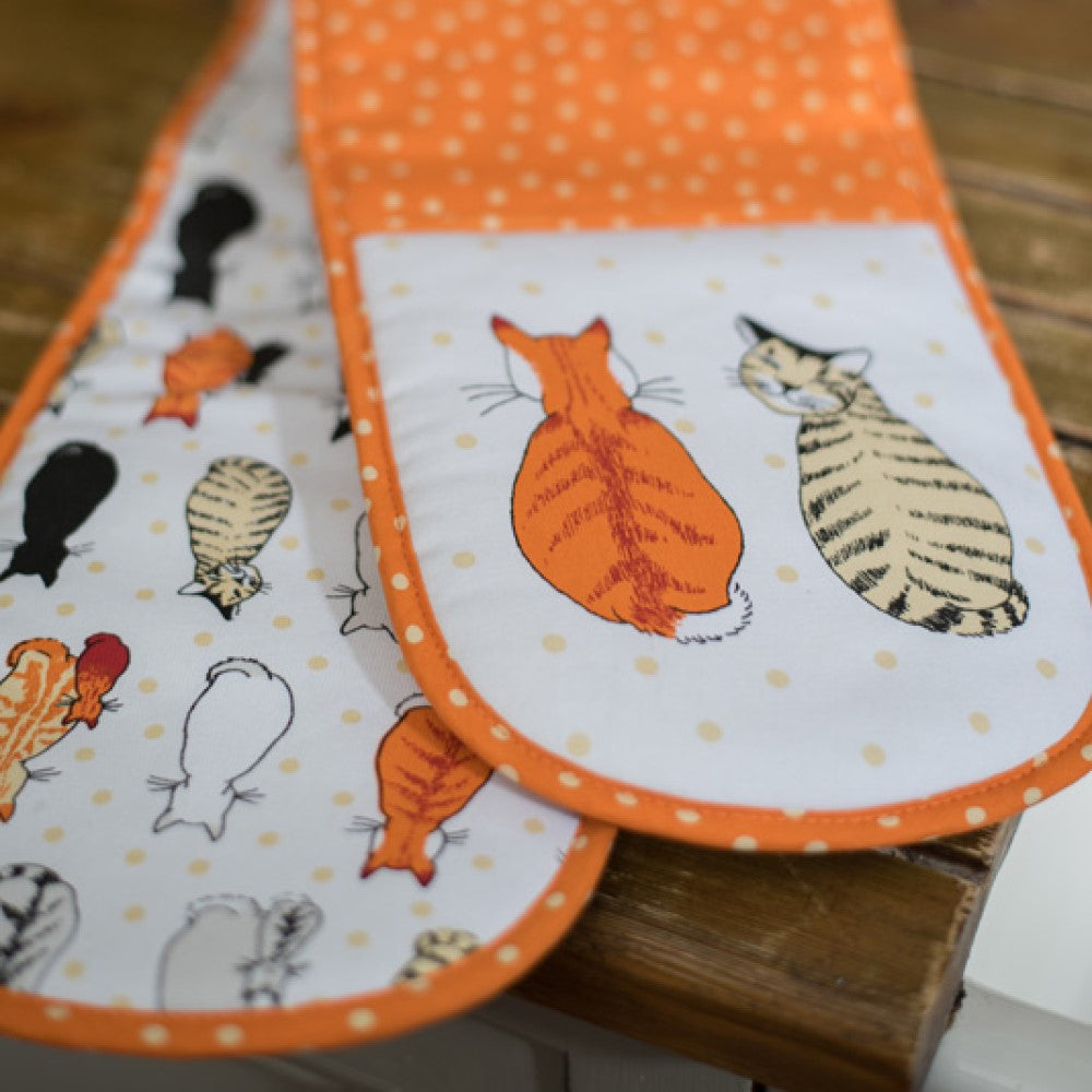 Ulster Weavers Double Oven Glove - Cats in Waiting (100% Cotton Outer; 100% Polyester wadding; CE marked, Orange) - Double Oven Glove - Ulster Weavers