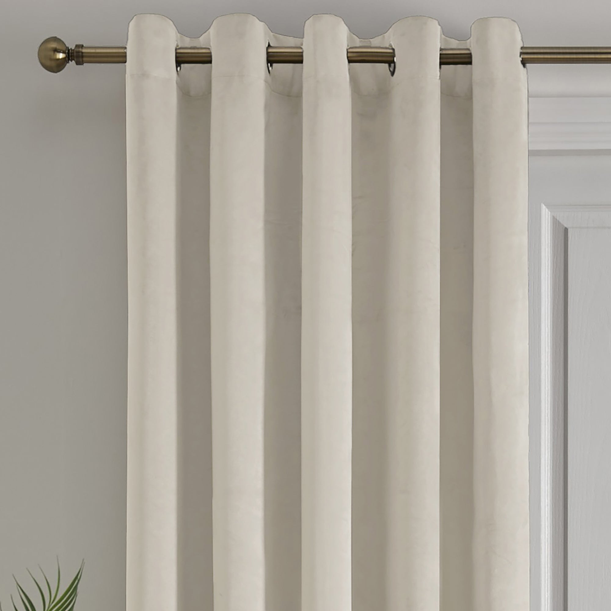 Montrose Eyelet Single Panel Door Curtain in Ivory
