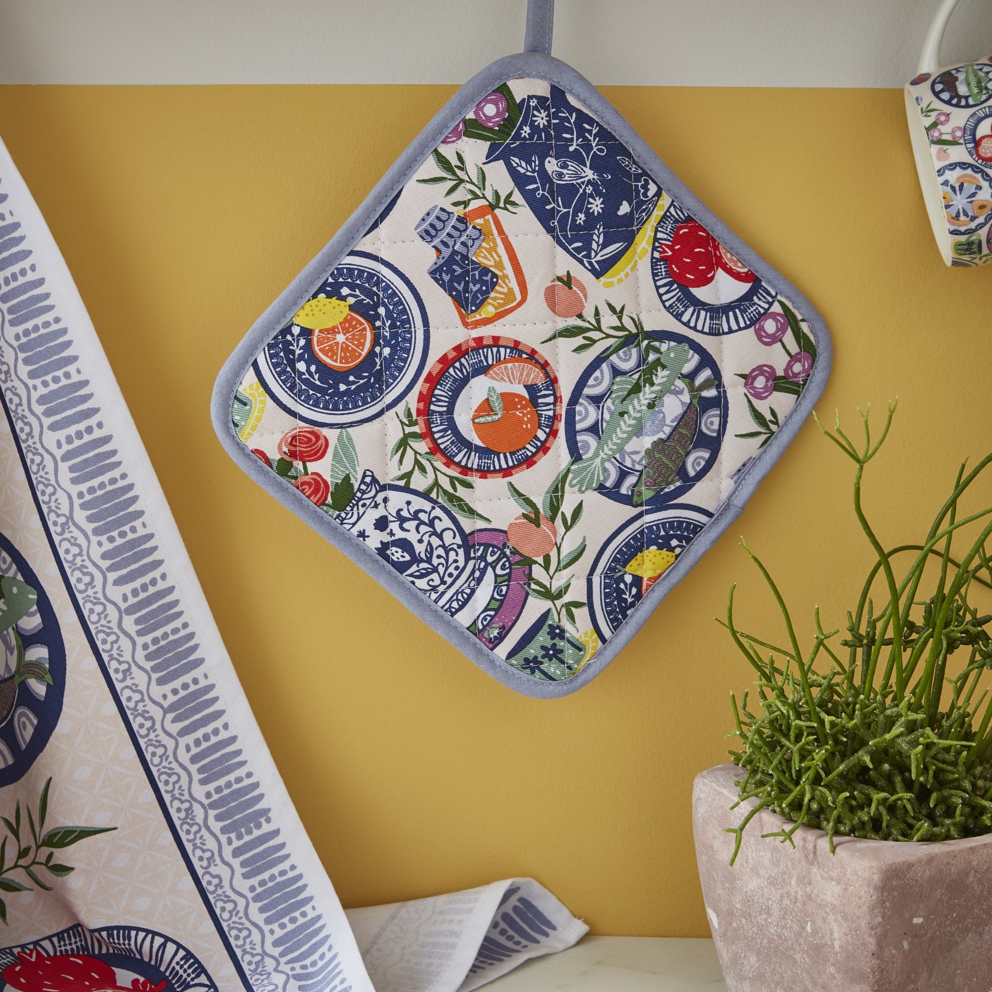Ulster Weavers - Mediterranean Plates (100% Cotton Outer; 100% Polyester wadding) Pot Mat - Pot Mat - Ulster Weavers