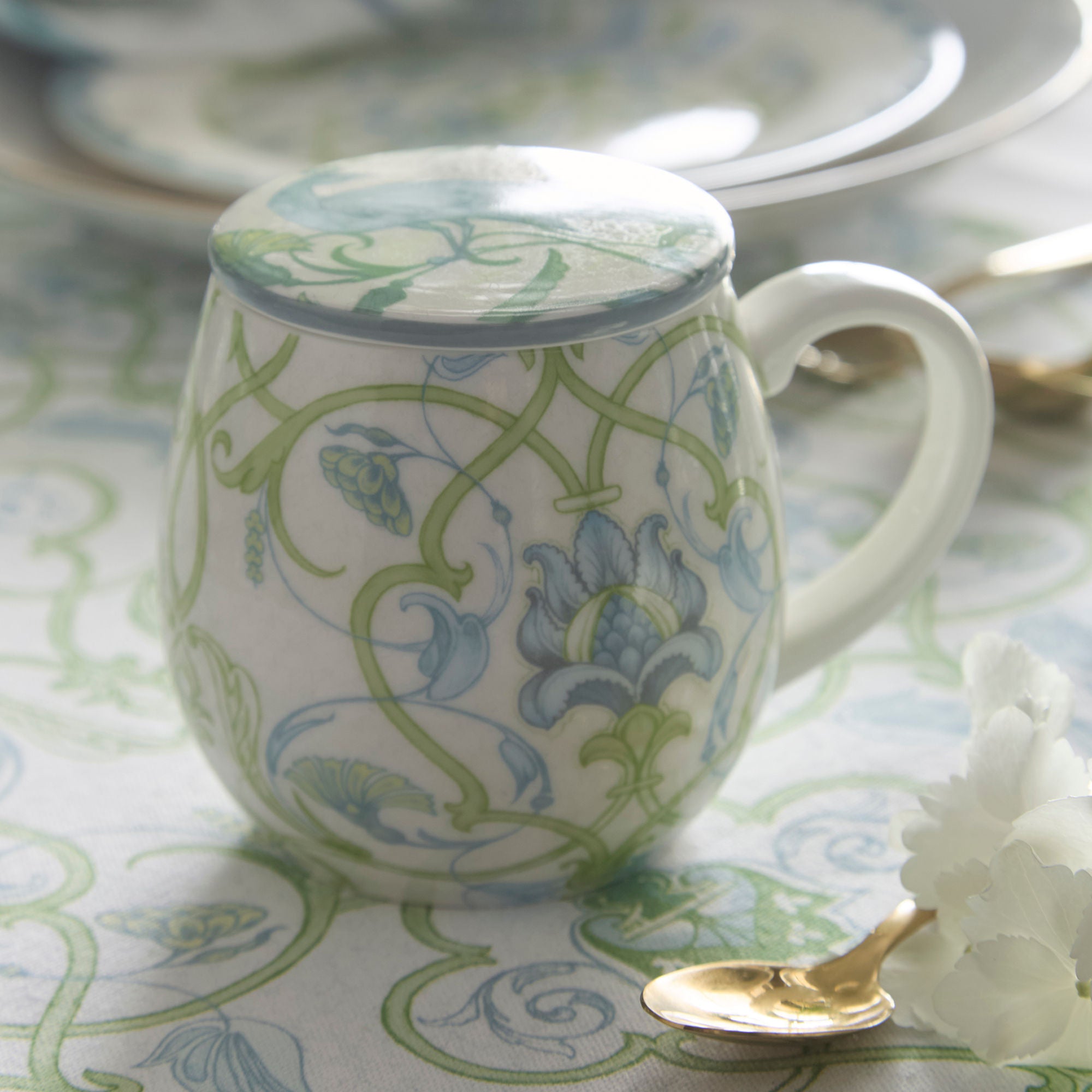 Palm Court Mug with Lid in Multicolour