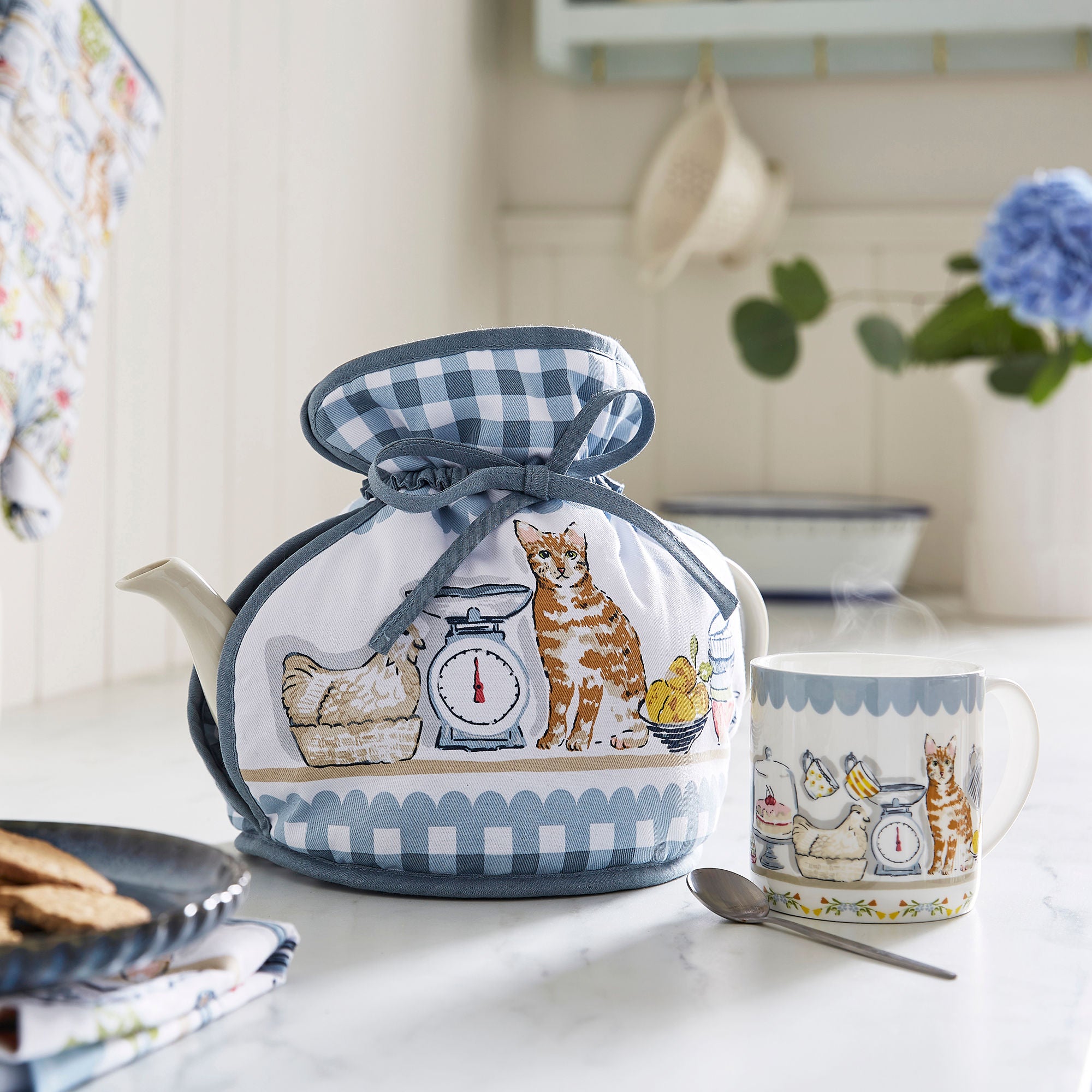 Ulster Weavers Pantry Cats Mug - New Bone China 250ml in Multi - Mug - Ulster Weavers