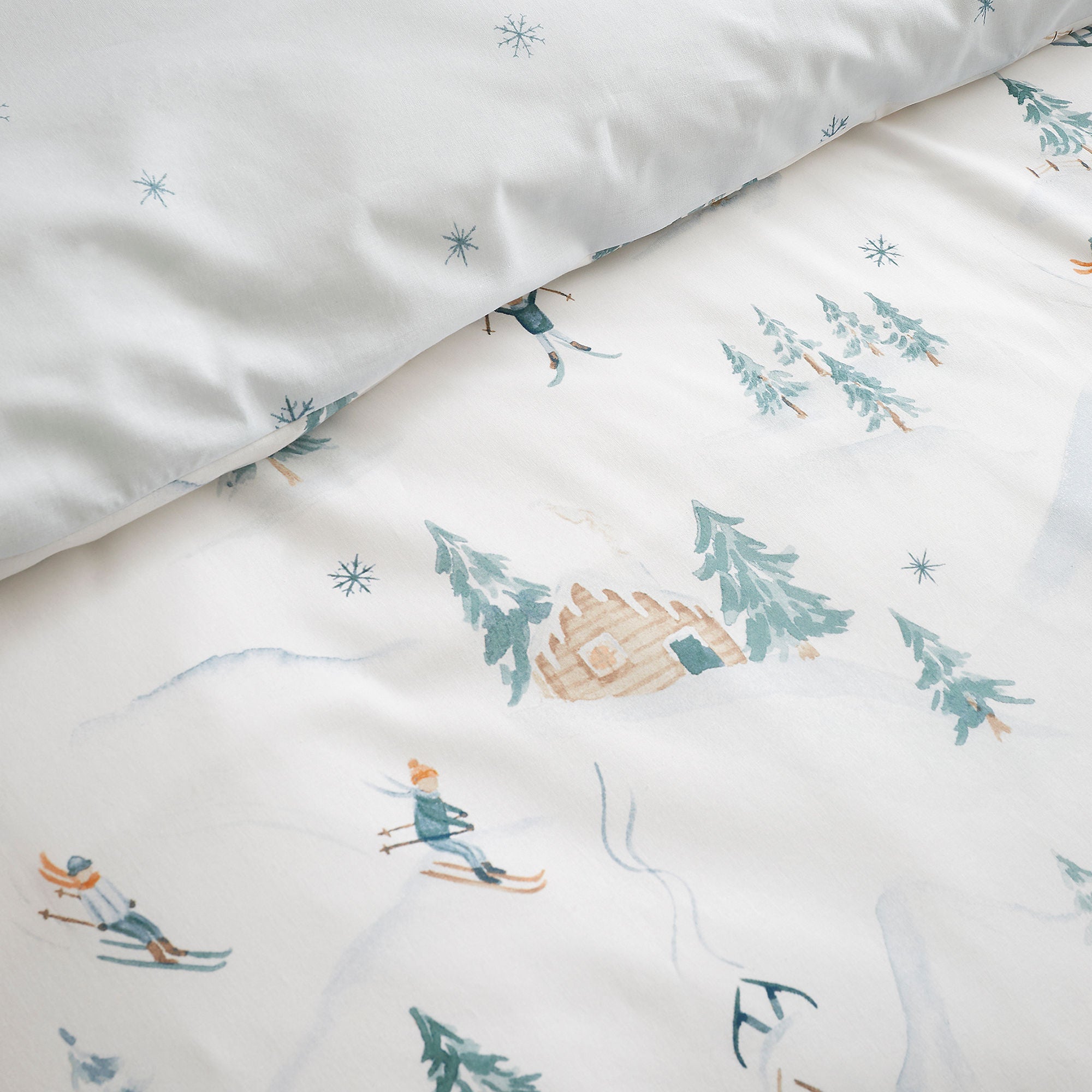 Ski Village Christmas Duvet Cover Set in Natural - Duvet Cover Set - D & D