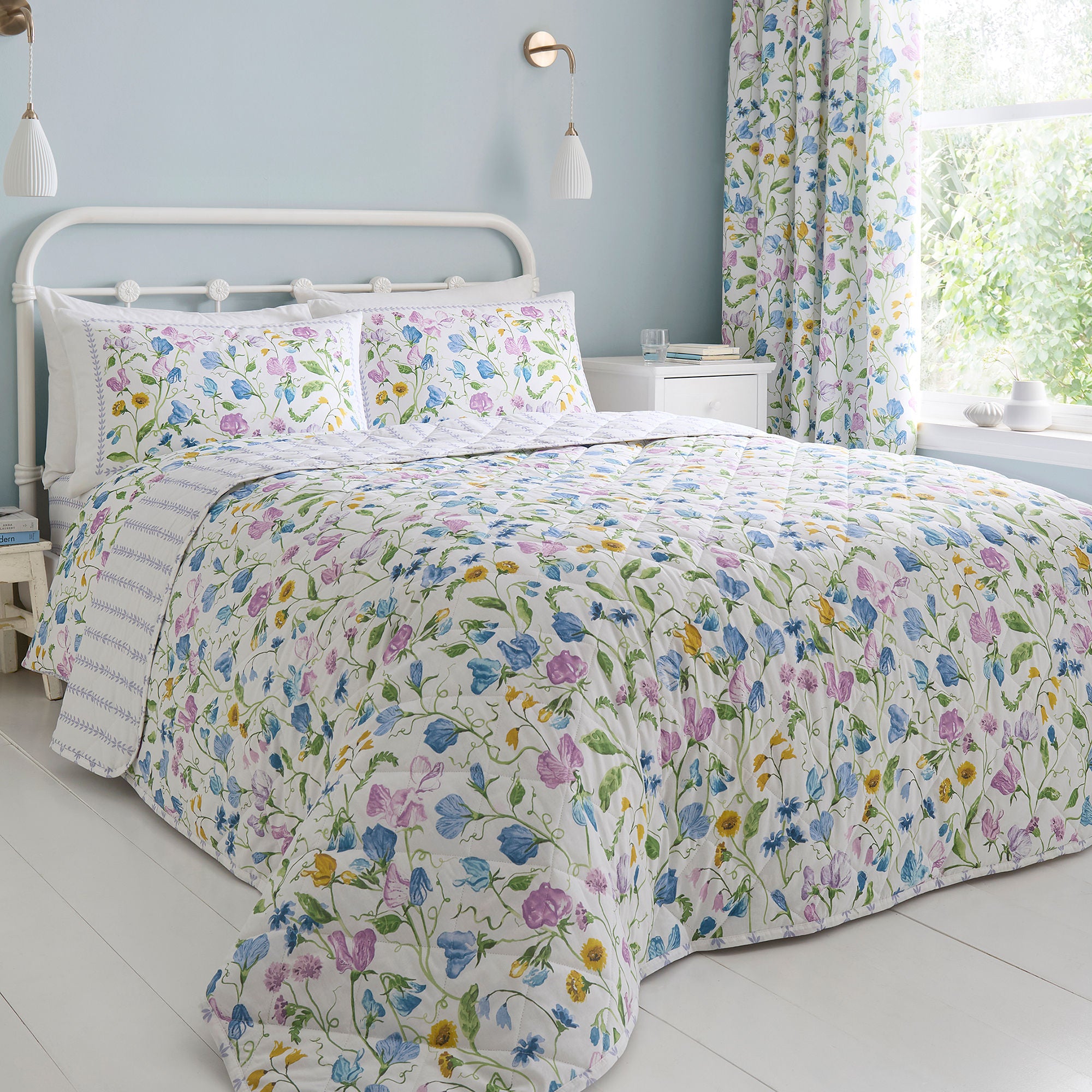 Sweetpea Floral Bedspread in Lilac 200cm x 200cm - Bedspread - Dreams & Drapes