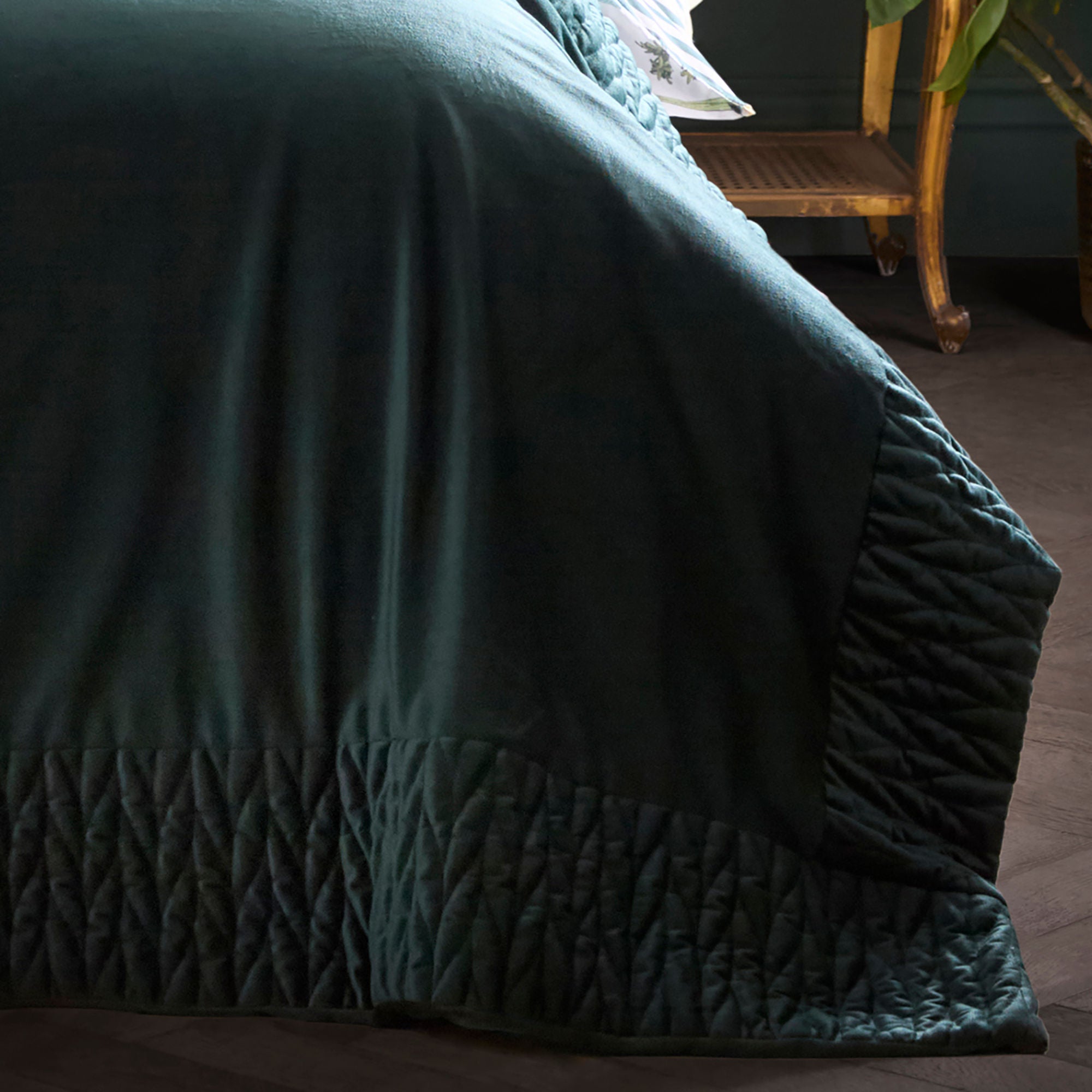 Siena Bedspread in Bottle Green 150 x 220cm