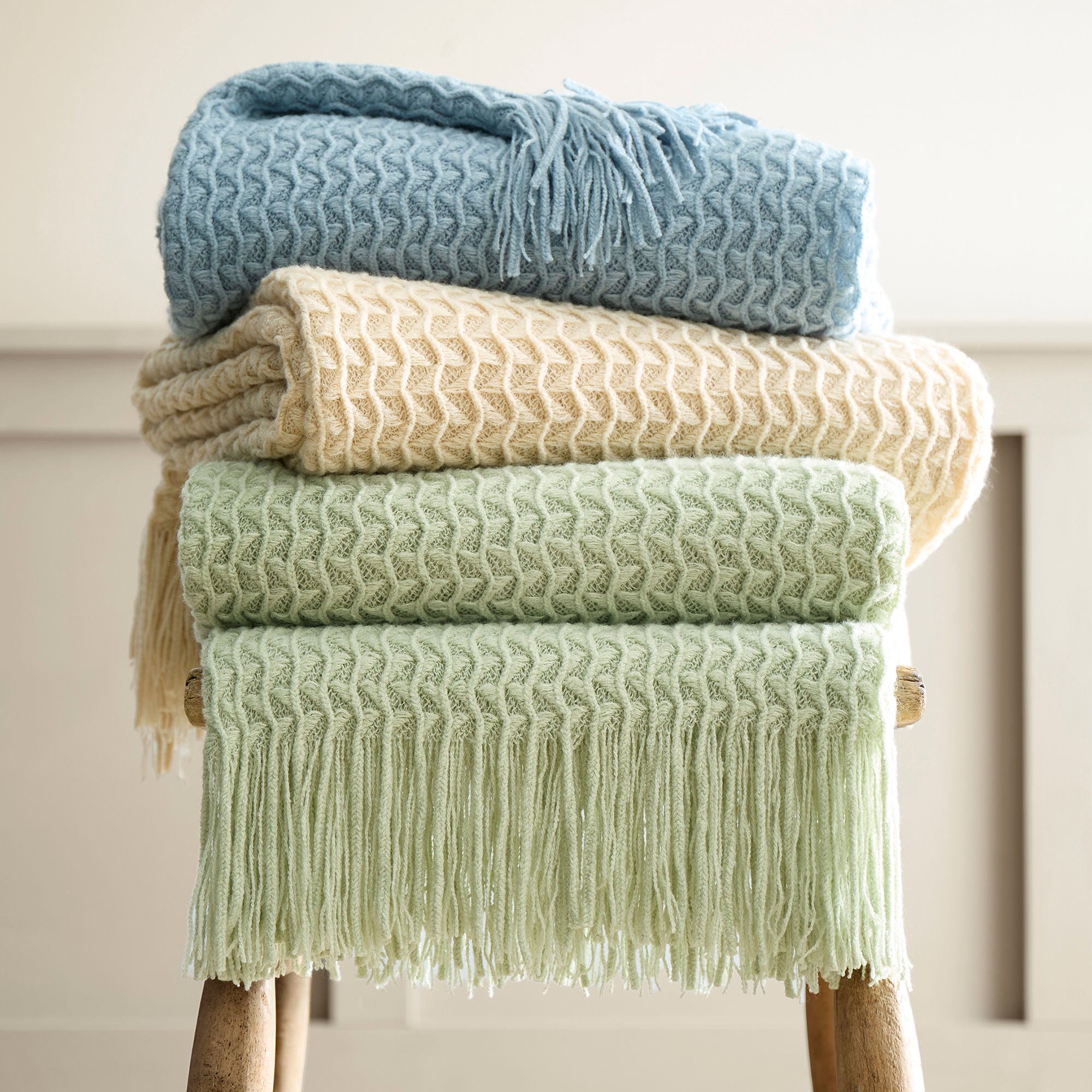 Textured Knit Throw in Green 130 x 180cm