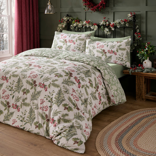 Winter Sprigs Duvet Cover Set in Green