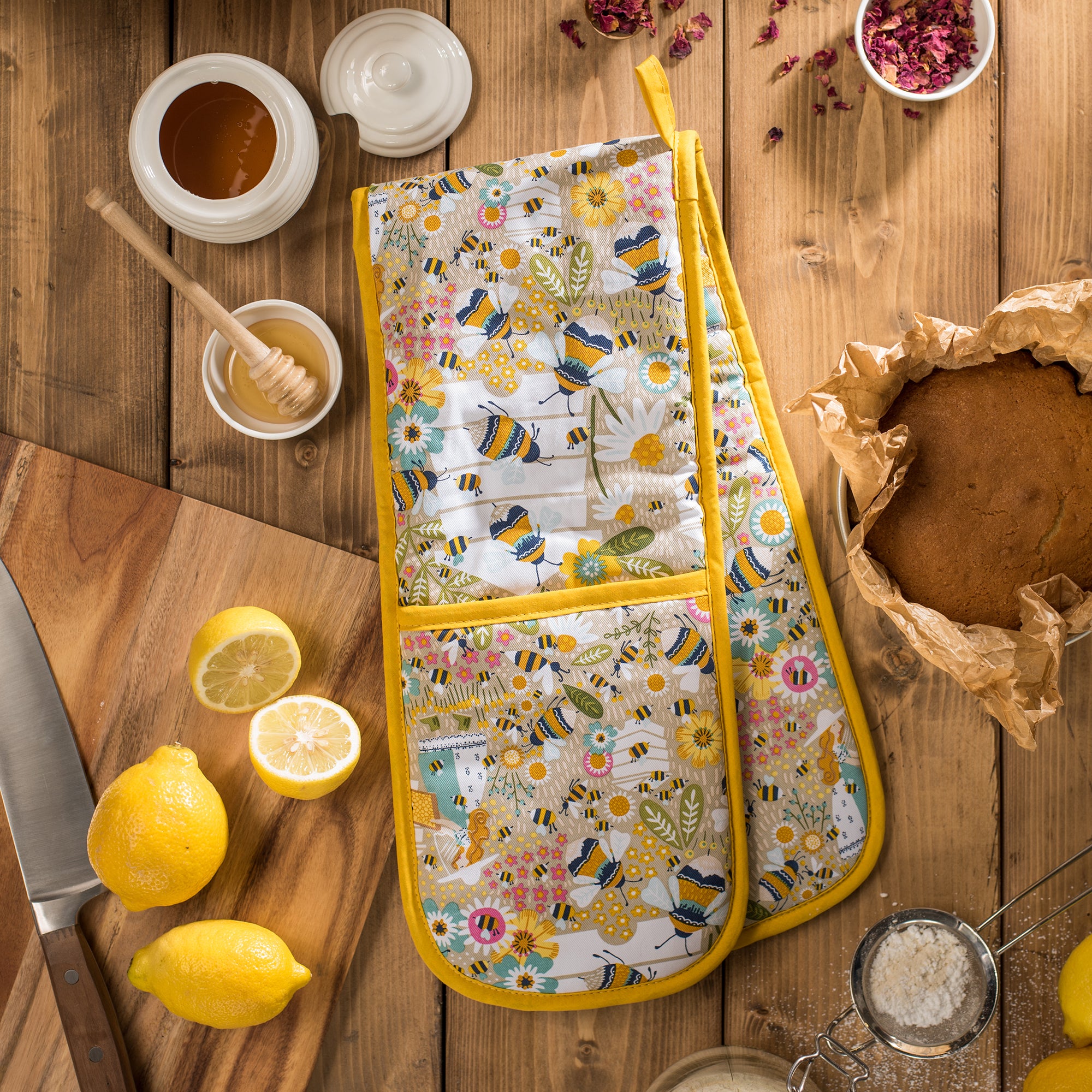 Ulster Weavers Double Oven Glove - Bee Keeper (100% Cotton Outer; 100% Polyester wadding; CE marked, Yellow) - Double Oven Glove - Ulster Weavers