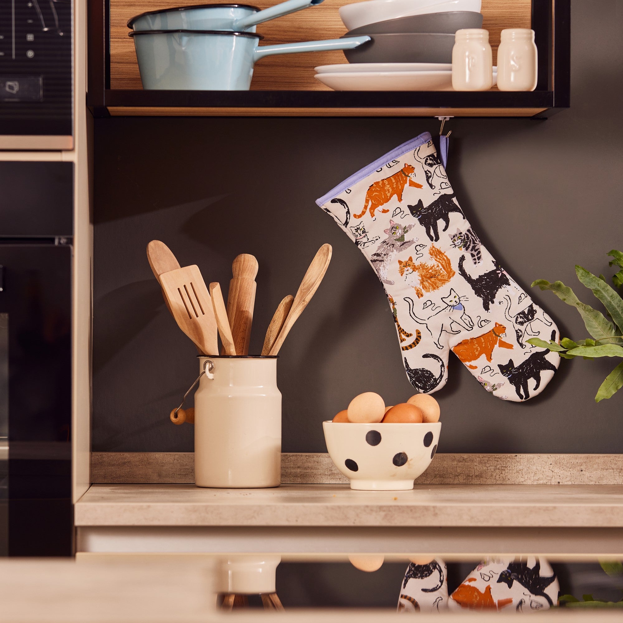 Ulster Weavers Feline Friends Gauntlet Oven Glove One Size in Grey - Gauntlet Oven Glove - Ulster Weavers