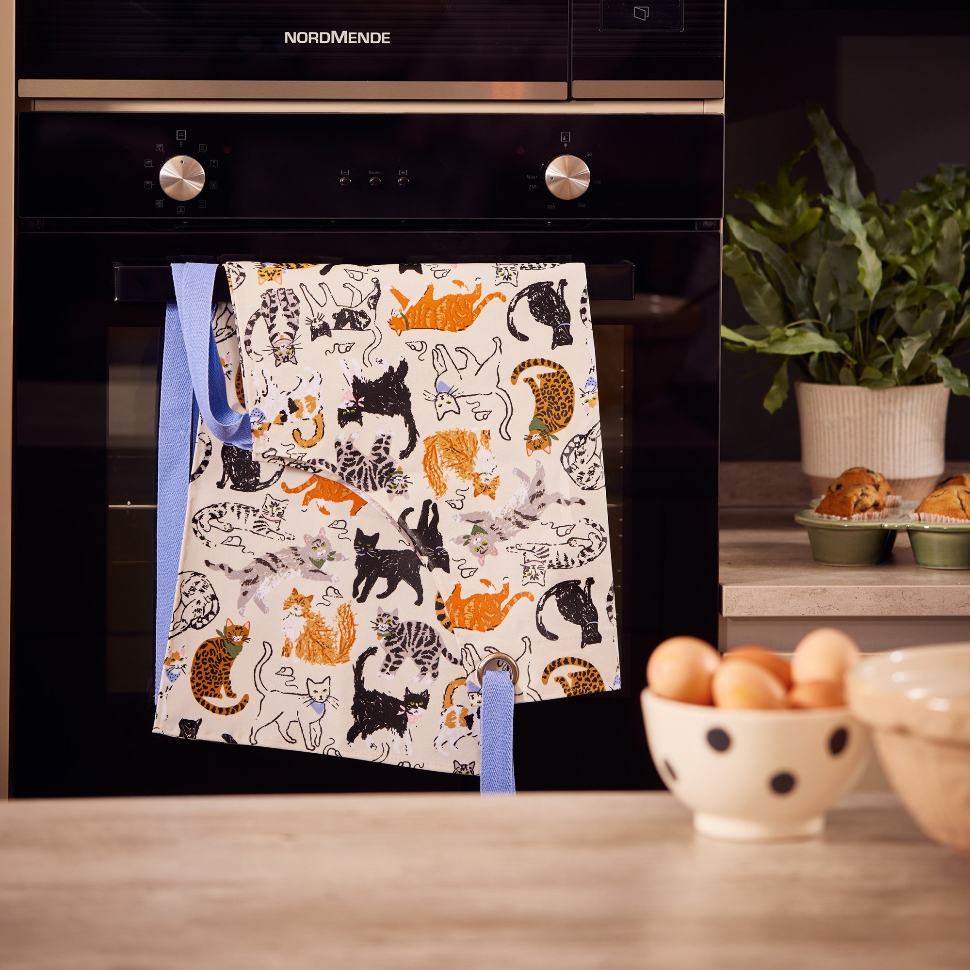 Ulster Weavers Feline Friends Apron - PVC/Oilcloth One Size in Grey - Apron - Ulster Weavers
