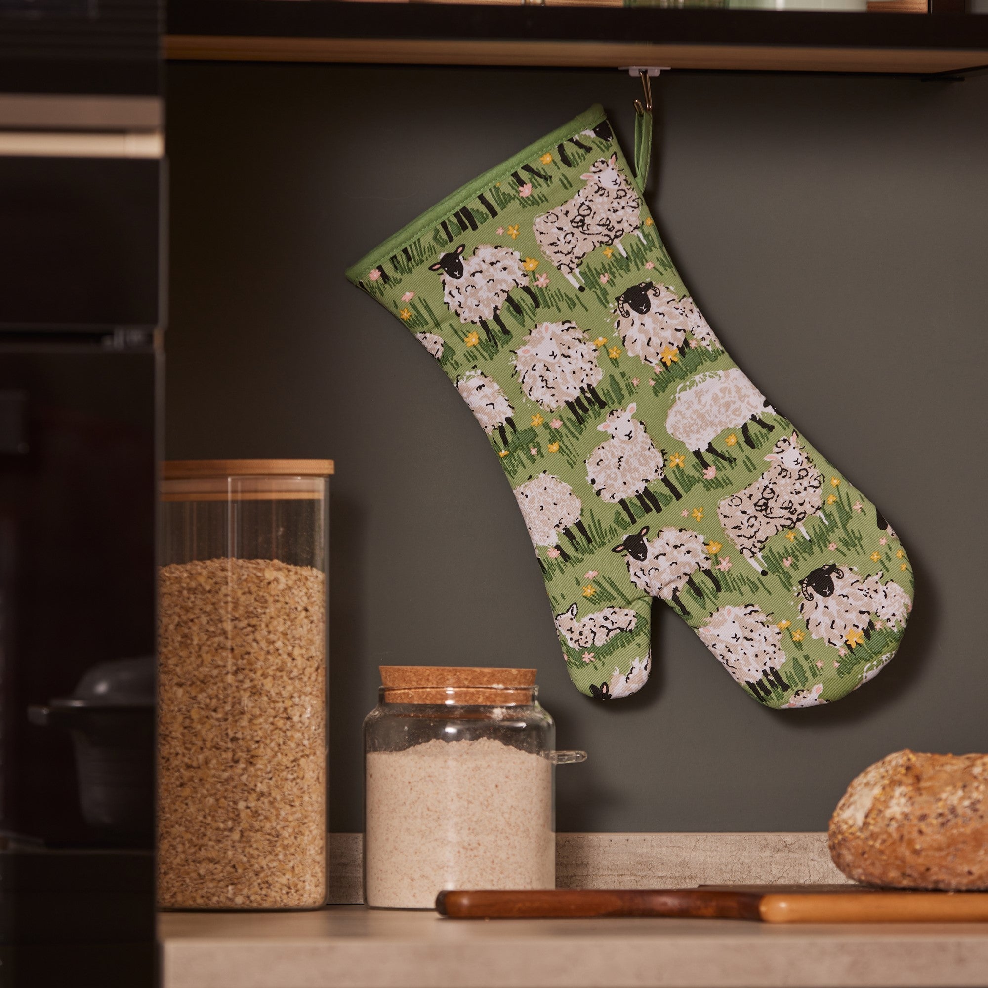 Ulster Weavers Woolly Sheep Gauntlet Oven Glove One Size in Green - Gauntlet Oven Glove - Ulster Weavers