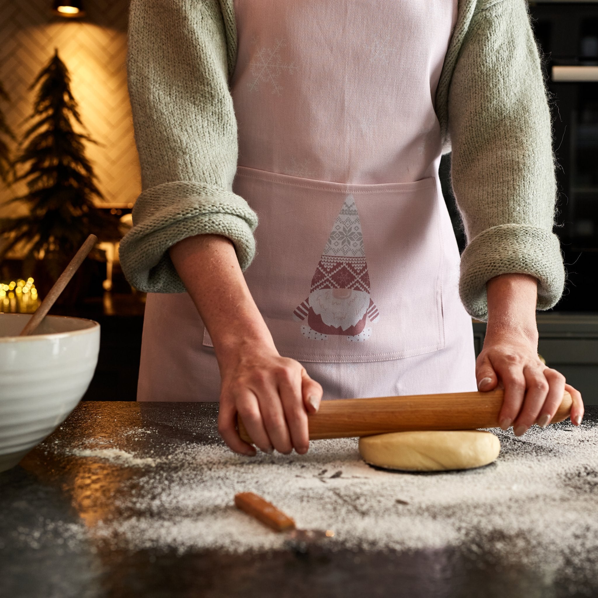 Ulster Weavers 100% Cotton Apron - Christmas Gonk Gnomes (Pink, Adult) - Apron - Ulster Weavers