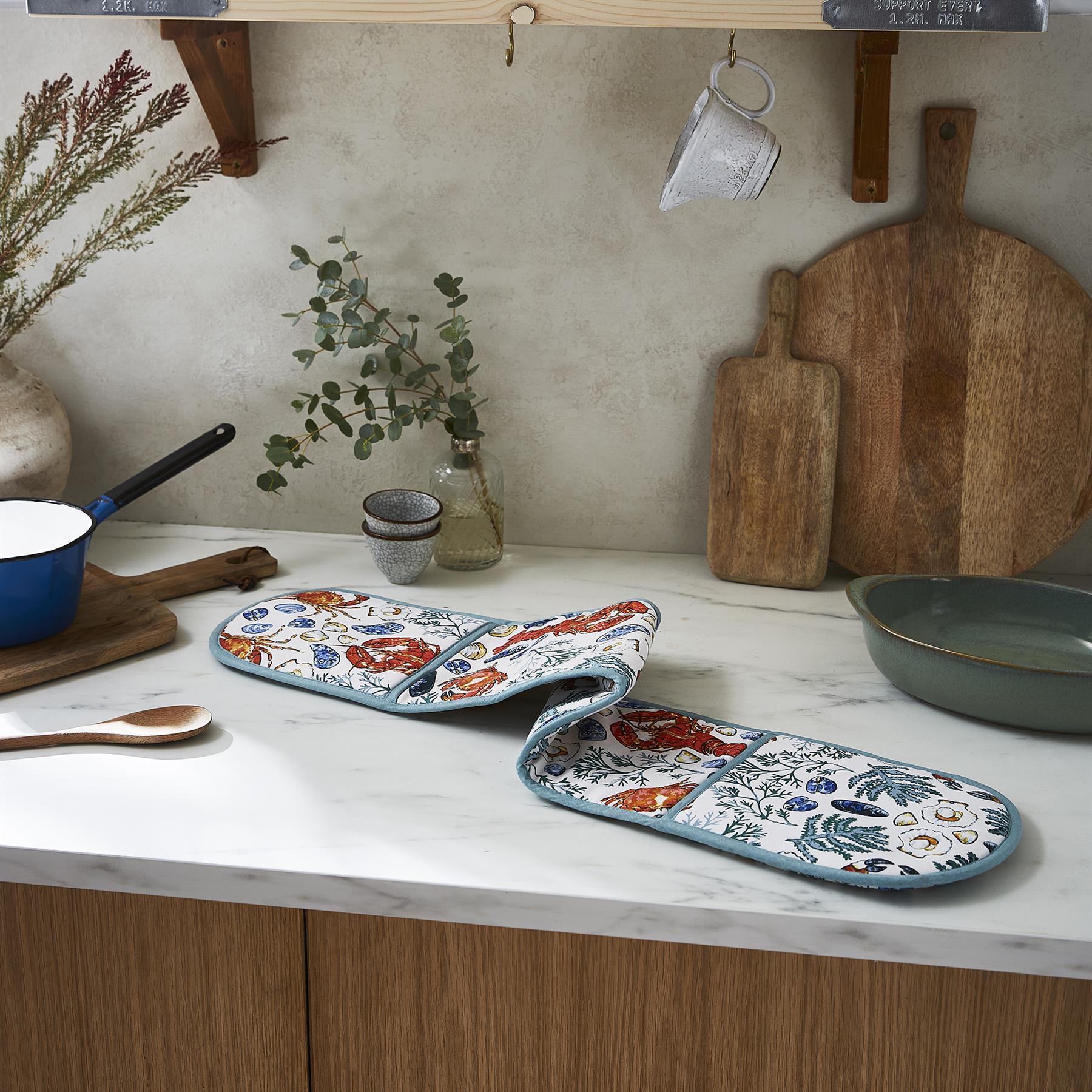 Ulster Weavers Shellfish Double Oven Glove One Size in Green - Double Oven Glove - Ulster Weavers